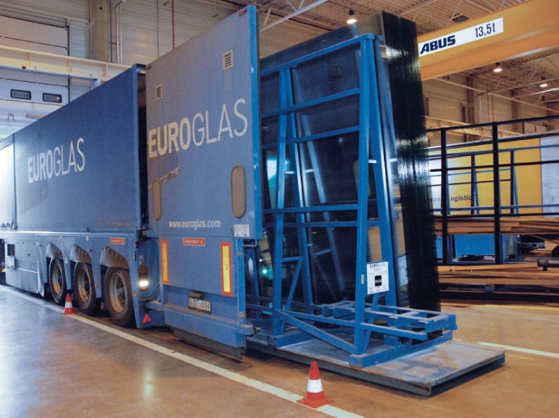 Storage and delivery of the basic glass product